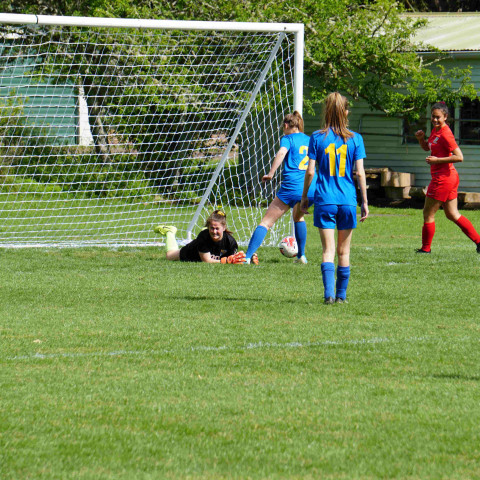 2020 old girls football 